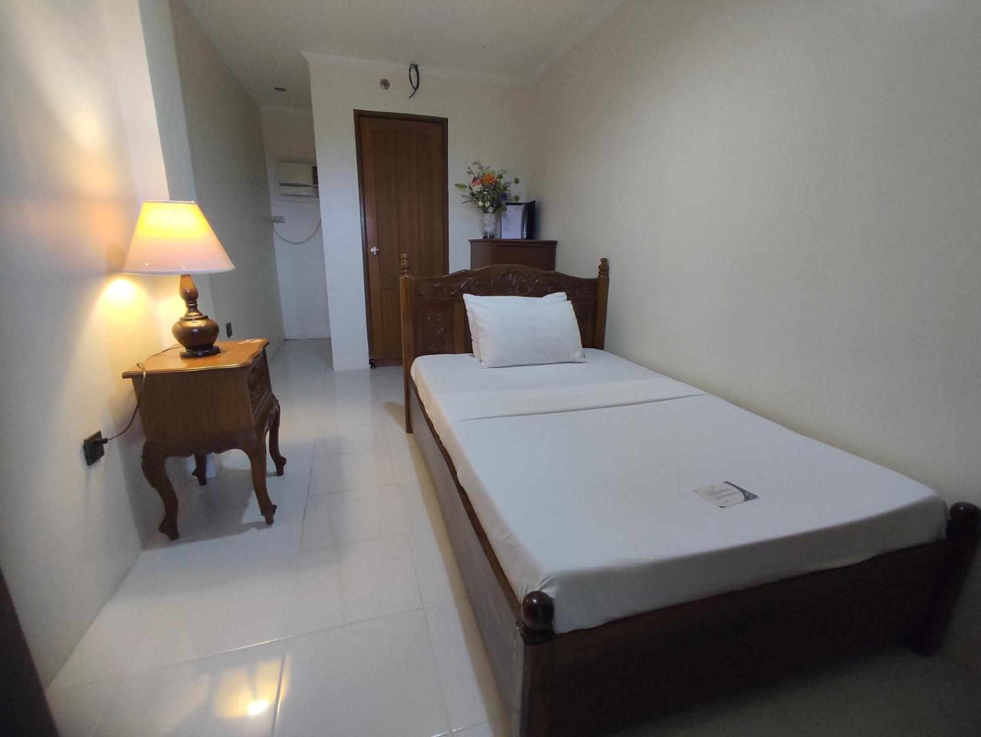 Villa Isabel Hotel Sorsogon Экстерьер фото