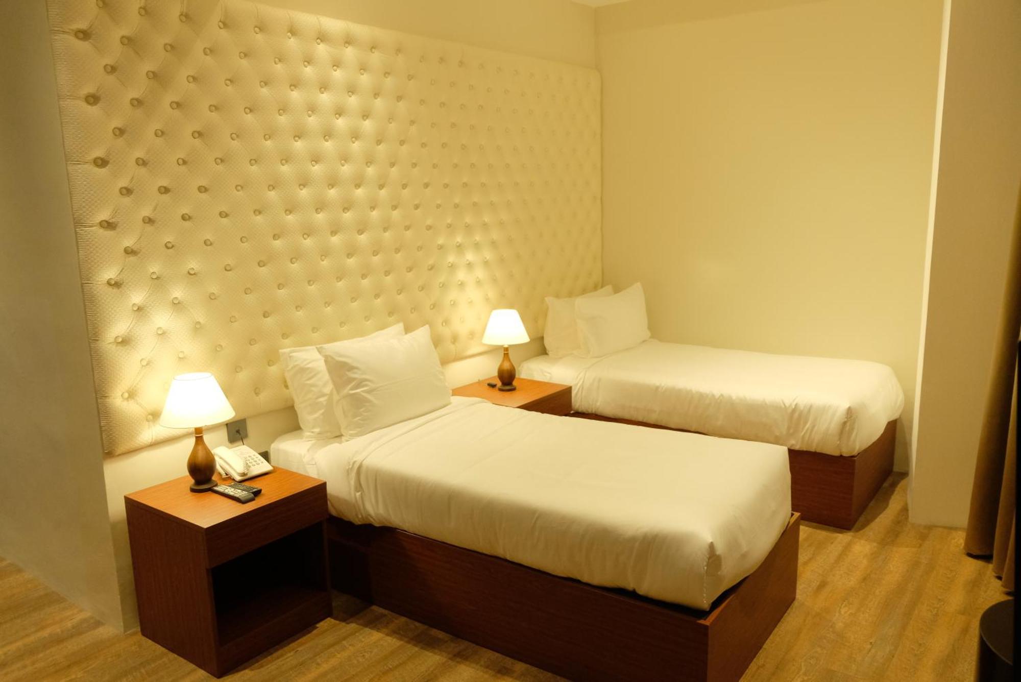 Villa Isabel Hotel Sorsogon Экстерьер фото