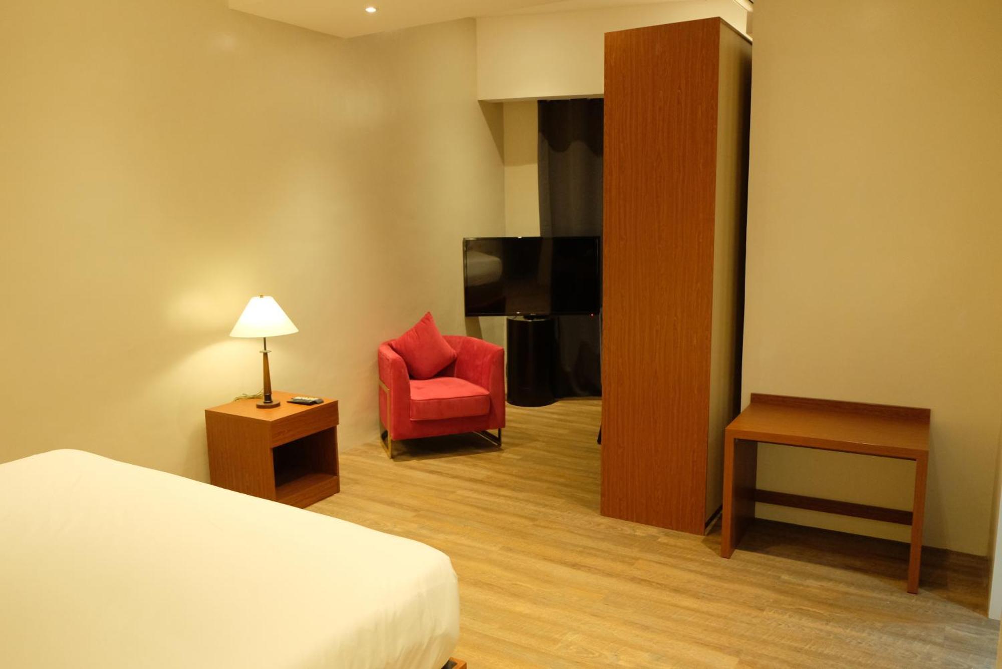 Villa Isabel Hotel Sorsogon Экстерьер фото